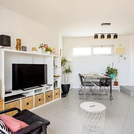 アパート Beachfront Duplex Penthouse With Pool, Rooftop, Sea View *