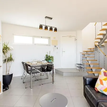 Beachfront Duplex Penthouse With Pool, Rooftop, Sea View アパート エル・メダノ