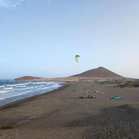 アパート Beachfront Duplex Penthouse With Pool, Rooftop, Sea View エル・メダノ