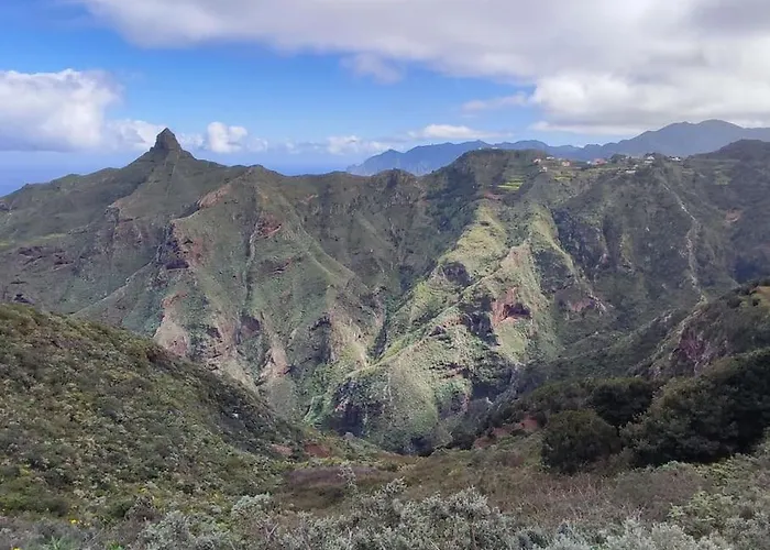 Beachfront Duplex Penthouse With Pool, Rooftop, Sea View