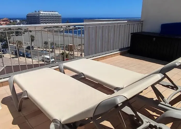 Beachfront Duplex Penthouse With Pool, Rooftop, Sea View Appartement