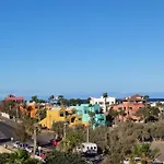 Beachfront Duplex Penthouse With Pool, Rooftop, Sea View 公寓