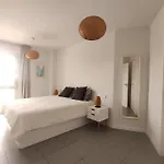 公寓 Beachfront Duplex Penthouse With Pool, Rooftop, Sea View