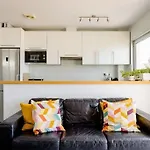公寓 Beachfront Duplex Penthouse With Pool, Rooftop, Sea View