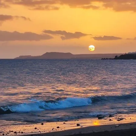 Beachfront Duplex Penthouse With Pool, Rooftop, Sea View *