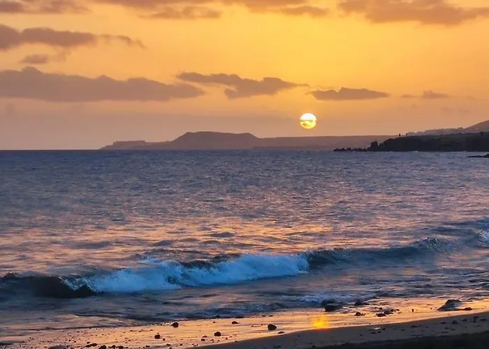 Beachfront Triplex Penthouse With Pool, Rooftop, Sea View *