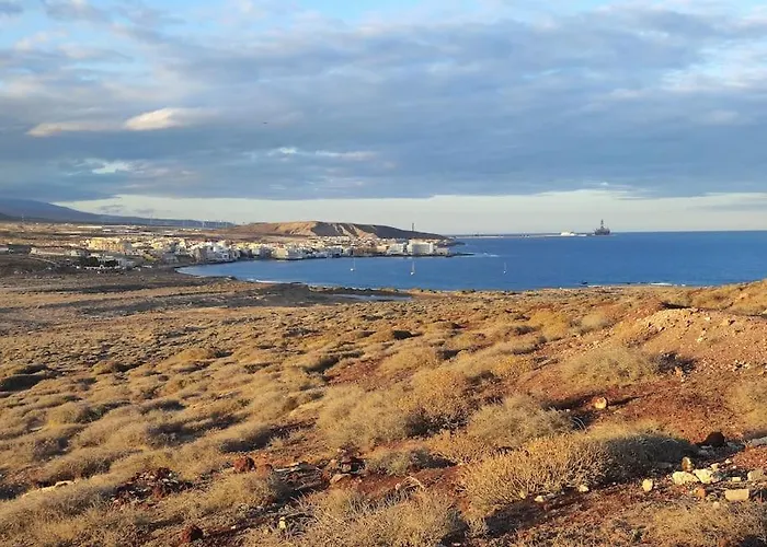Beachfront Triplex Penthouse With Pool, Rooftop, Sea View