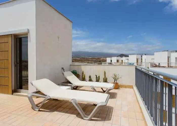 Beachfront Triplex Penthouse With Pool, Rooftop, Sea View *